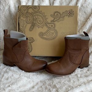 Ecoté Brown Overlap Boots